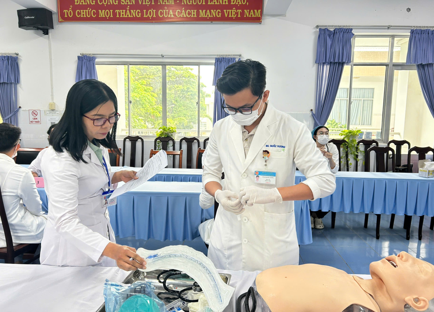 Trung tâm Y tế Tịnh Biên tổ chức hội thi tay nghề chuyên môn cho bác sĩ công tác dưới 5 năm (năm 2025)